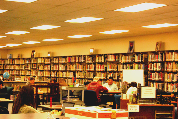%0ABam%21+Student+knowledge%21+Students+chill+in+the+Learning+Commons+during+lunches%2C+hanging+out+or+doing+work.+This+year+the+Learning+Commons+extended+their+hours+and+is+open+before+school%2C+during+lunches+and+after+school+for+students+to+socialize+and+get+help+from+staff+and+tutors.+%E2%80%9CIt+feels+more+collegiate%2C+like+how+a+college+would+feel%2C%E2%80%9D+Kit+Shanholtzer+states.%0A