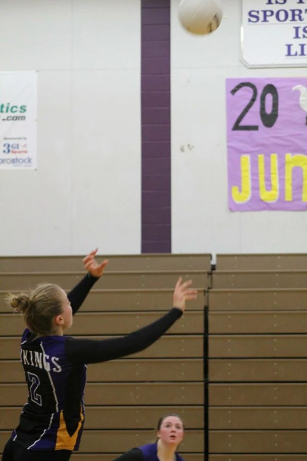 Game+point%3A+Senior+Lillian+Eason+sets+her+teammate+to+score+the+Viking%E2%80%99s+twenty+fifth+point+for+their+third+set.+Kamiak+visited+Lake+Stevens+for+their+match+on+October+10%2C+2017%3B+the+game+lasted+five+sets.+After+losing+the+first+two+sets+of+this+game%2C+Lake+came+back+and+dominated+the+next+three+sets.+%E2%80%9CCome+out+and+play+like+you%E2%80%99ve+got+nothing+to+lose%2C%E2%80%9D+said+senior+Hannah+Aaenson+when+entering+their+fifth+set.+%0A
