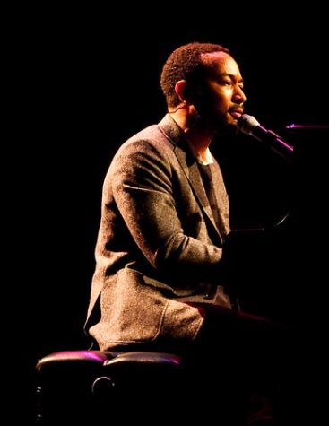 Grammy award-winning singer and songwriter John Legend sings a few of his greatest hits to University of the Pacific students. 