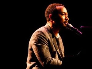 Grammy award-winning singer and songwriter John Legend sings a few of his greatest hits to University of the Pacific students. 