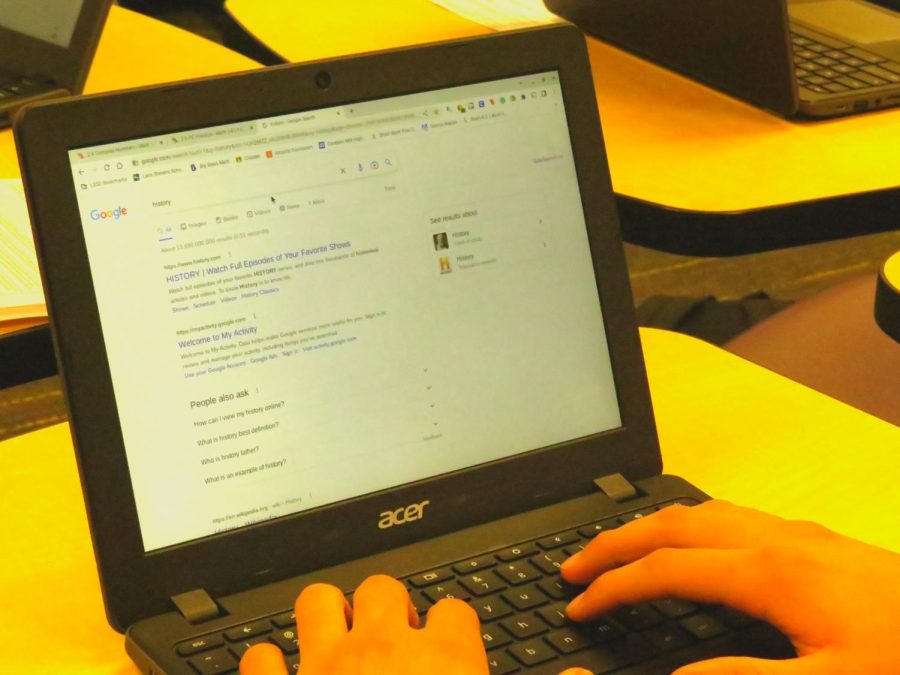 Dropdowns no more: Students at LSHS face struggles with the restrictions on the school-administered Chromebooks. Last school year, students started to notice certain things including the “People also ask” feature, the Google games and more were blocked from the school’s Chromebooks while on school wifi. “I did find that some of the dropdowns could be pretty useful. They reworded my question or whatnot slightly differently,” junior Gabriel Alyor said.