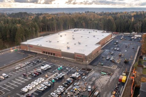 Making progress: The Lake Stevens Costco opens. Construction on the 170,000 square foot warehouse and its 30 gas pumps started back in early August. “I think it’s a great addition that is being implemented off the highway,” senior Ryan Giuliacci said.