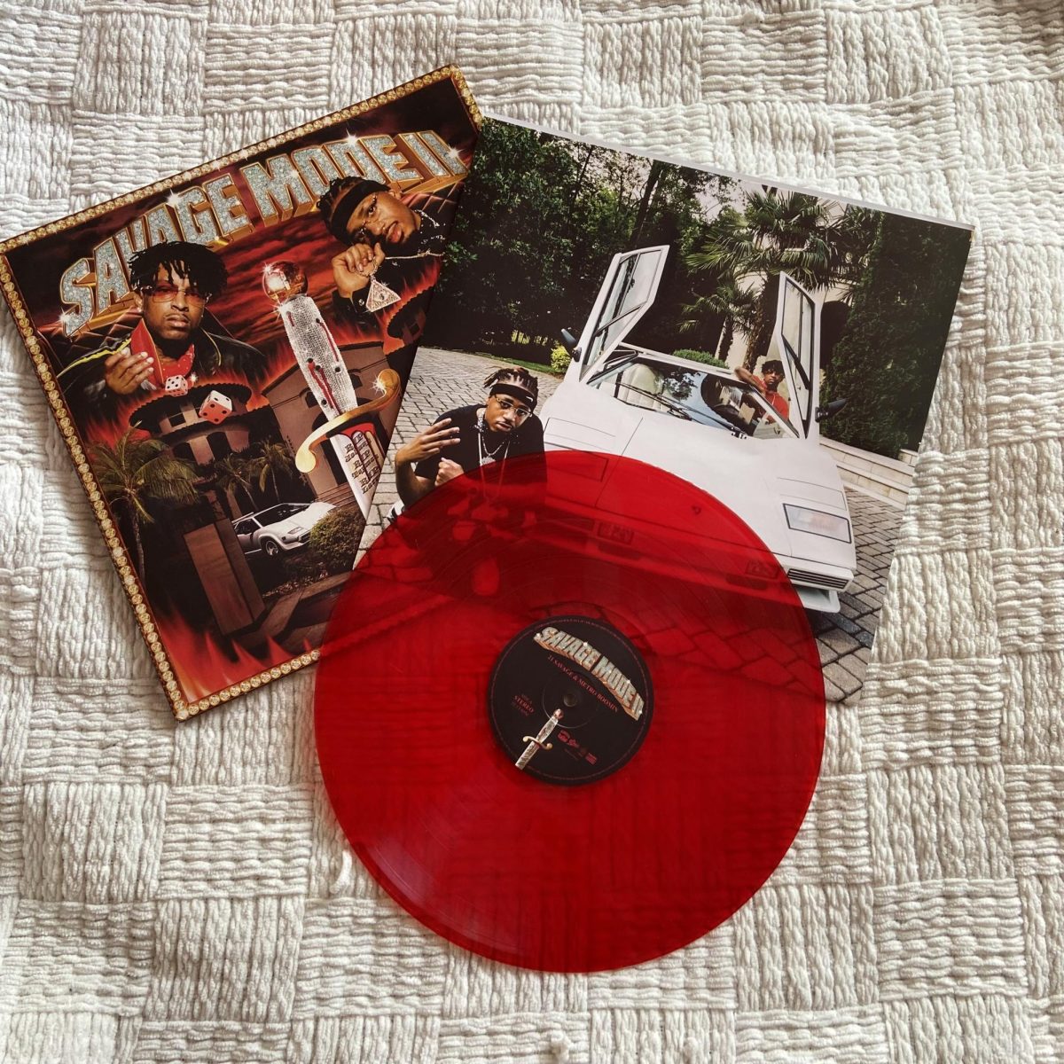 Savage Mode II vinyl features 21 Savage, Metro Boomin, Drake, Young Thug and Young Nudy. 